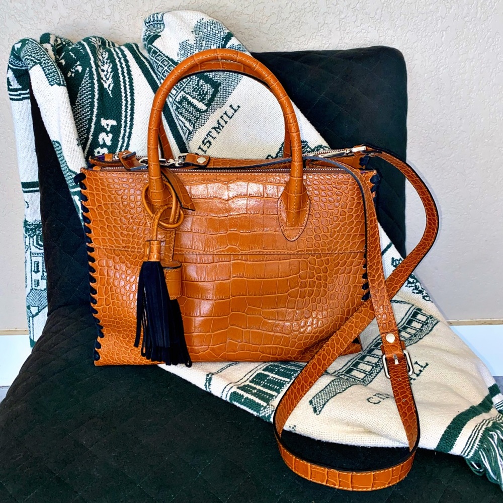 The J Peterman Company by Claudia genuine leather bag.